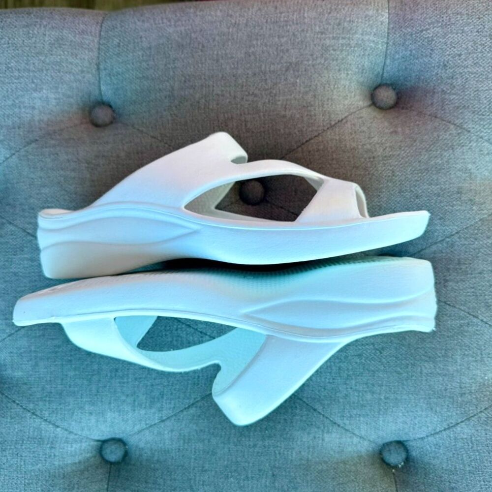 DAWGS Women’s Z Sandals Size 7 - White - Picture 3 of 10